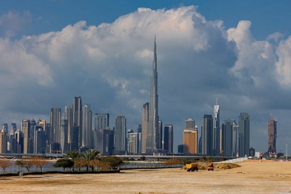 Burj Khalifa and Dubai skyline 600 Pexels