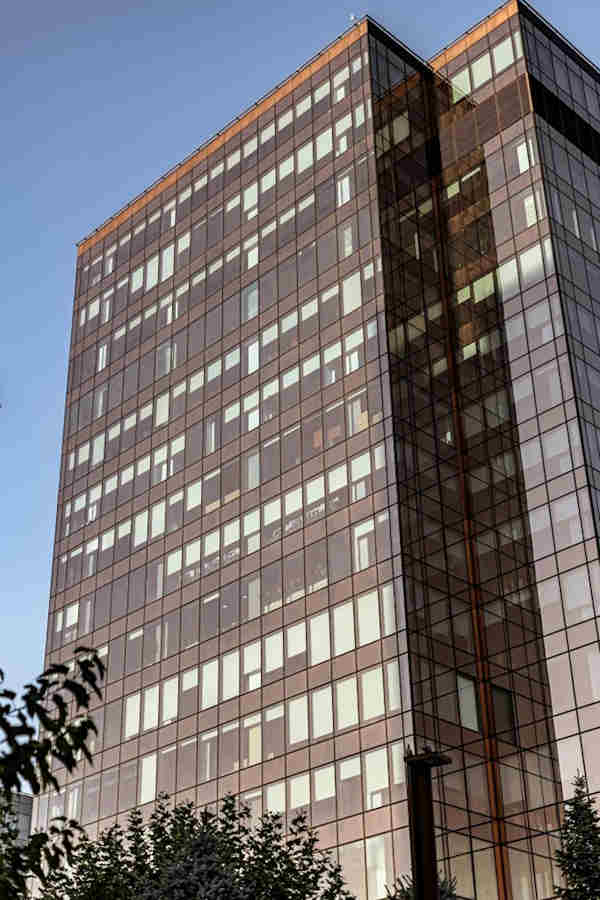 F5889 2