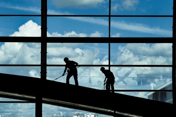Men working on a building 600 Unsplash