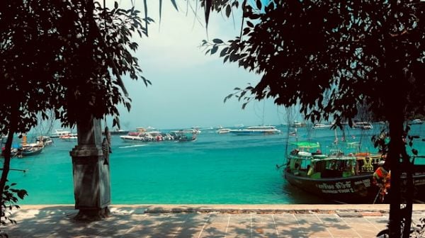 Boats on a body of water 600 Unsplash