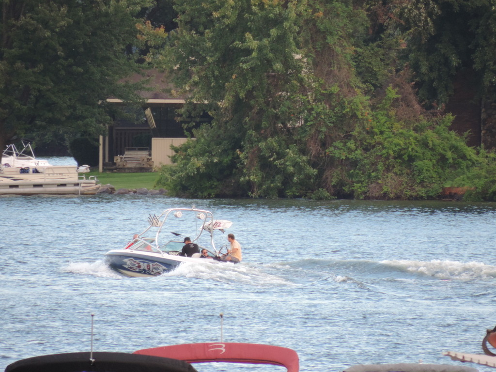 Boating on Cass Lake in Oakland County