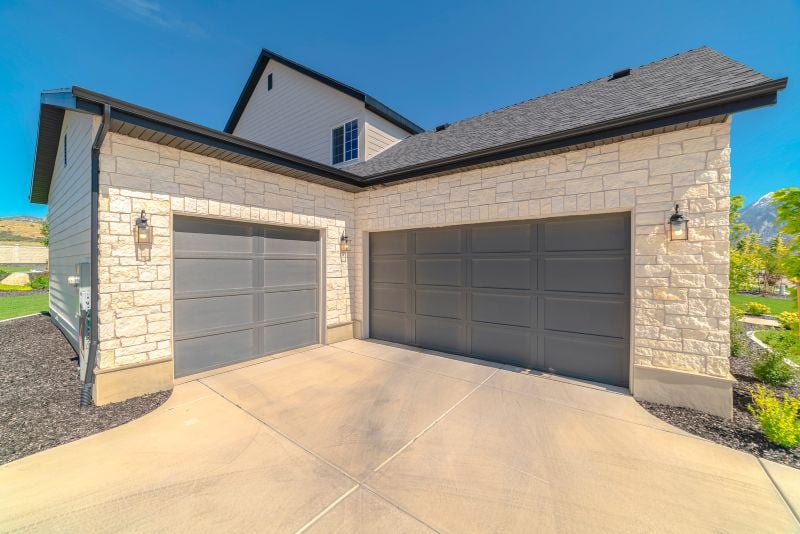 Who's the Best Garage Door Dealer? 7 Top Options in Charleston