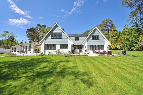 House with pointed roof Pexels
