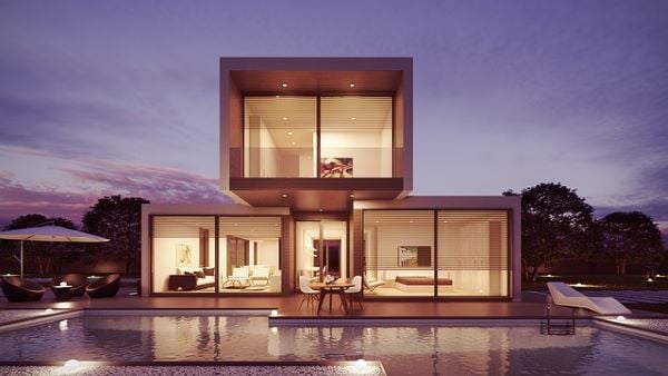 House with pool 600 Pixabay