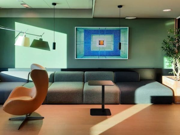 Modern living room with art deco 600 Pexels