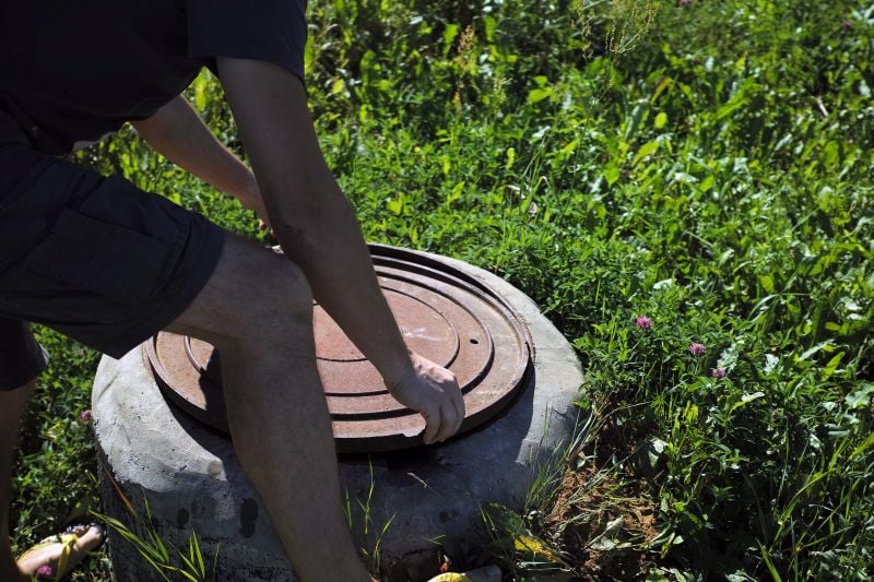 Plastic vs Cast Iron Manhole Covers: What Is the Difference?