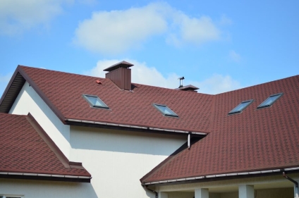Preparing Your Roof for Seasonal Changes: A Practical Maintenance Guide