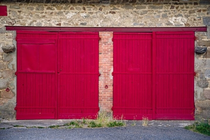 Barn Doors Aren’t Just Here To Stay. They’re Here To Slay!