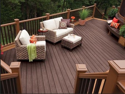 Build A Deck For Backyard Appeal
