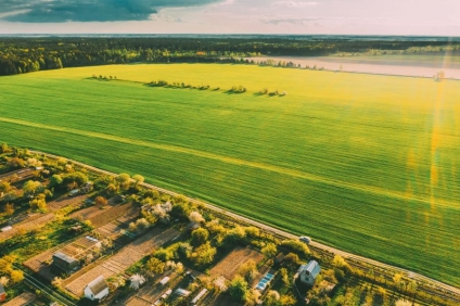 Buying Land: Why You Should Always Work with a Specialist