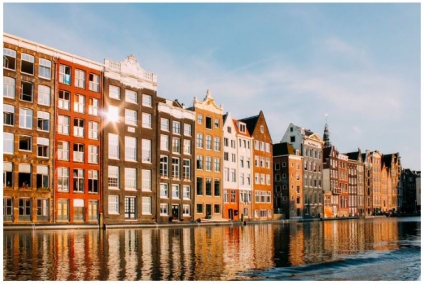 AMSTERDAM IS A SUITABLE PLACE FOR HOUSING AND LIVING