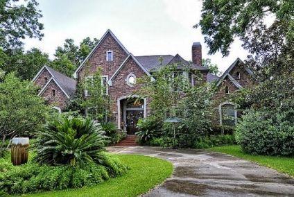 Is This The Ultimate Example Of 'What Not To Do' When Listing Your House For Sale?