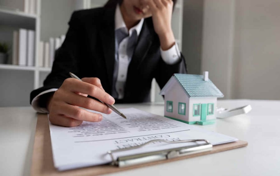 Housing Payments Hit 1-Year High, Sending Buyers to the Sidelines