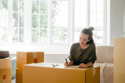Decluttering Before Moving Houses: 4 Clever Tips