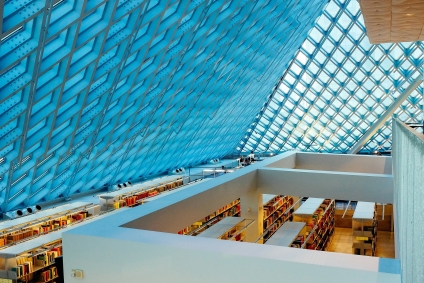 Reasons why Polycarbonate Material is the best choice for Skylight Material