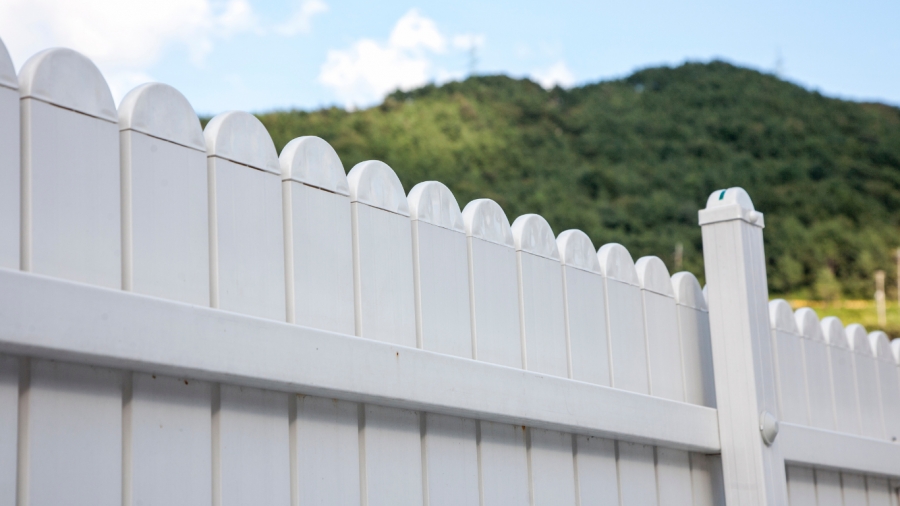 Does a fence add value to a home?