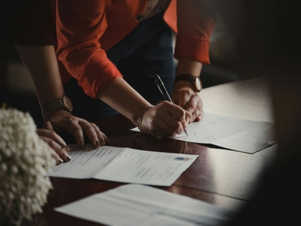 Understanding the Key Difference Between Co-signer and Guarantor