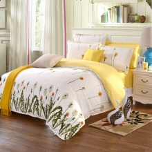 Clean and fresh summery scented beddings