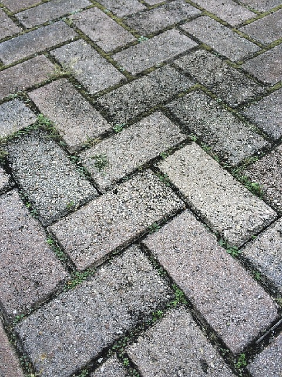 How to Remove Oil Stains from Pavers