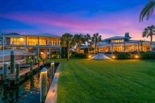Reimagined Casey Key Compound Featuring 1.5 Acres Gulf to Bay  Enters Market for $14 Million