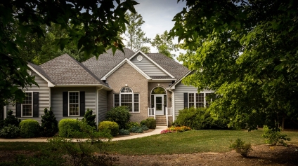 Think Curb Appeal When Remodeling to Sell