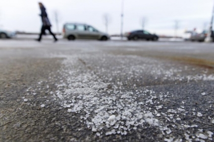 Pros and Cons of Using Salt for Deicing an Asphalt Driveway