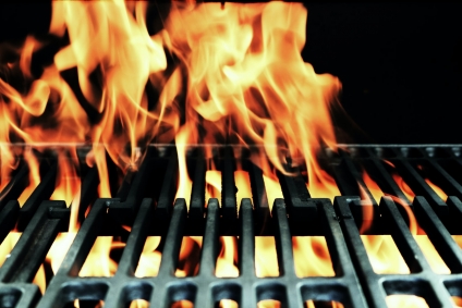 4 Types of Outdoor Grills Explained With Pros and Cons