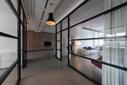Discover the Benefits of Installing Glass Partitions in Your Workplace