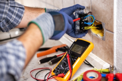Master Electrician vs Journeyman: What Are the Differences?
